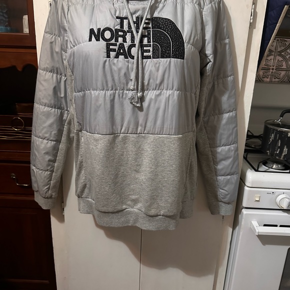 North Face Puffer Grey Pull Over - Picture 2 of 5